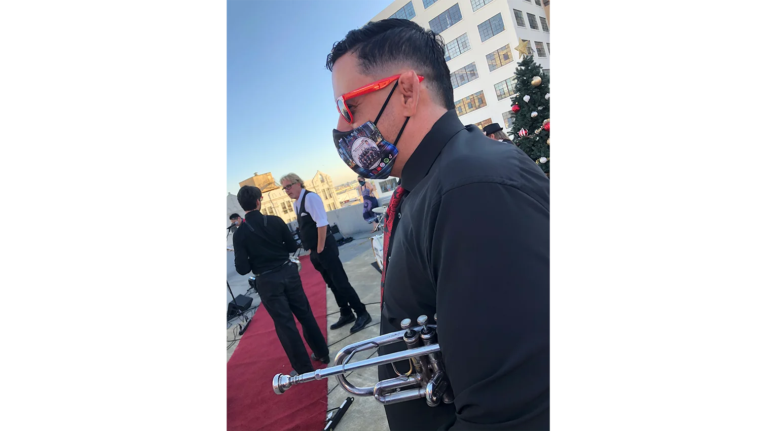 The-Convertibles-Christmas-Rooftop-Concert (33)